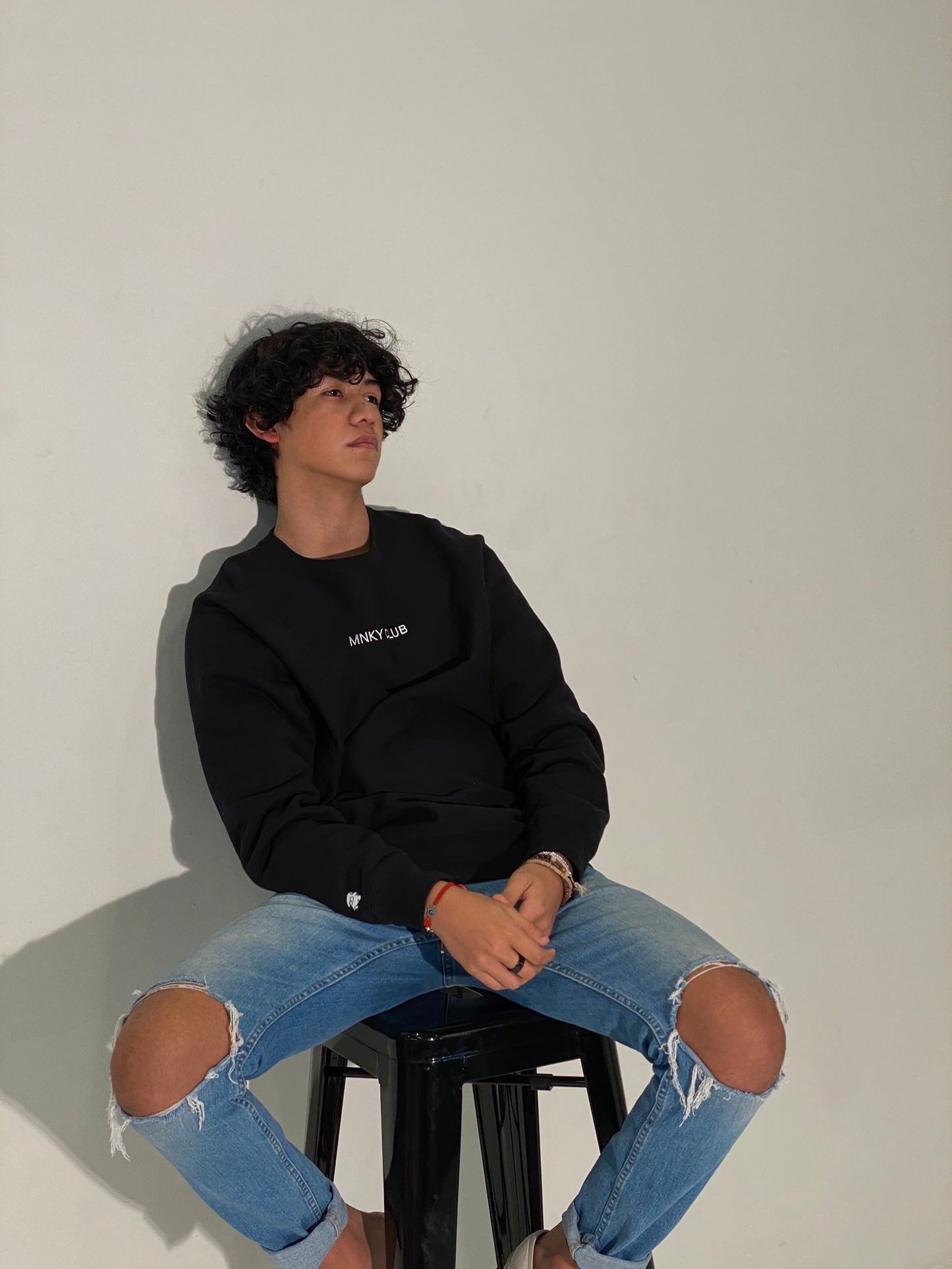 Model is 6 ' 2 " wearing a Large